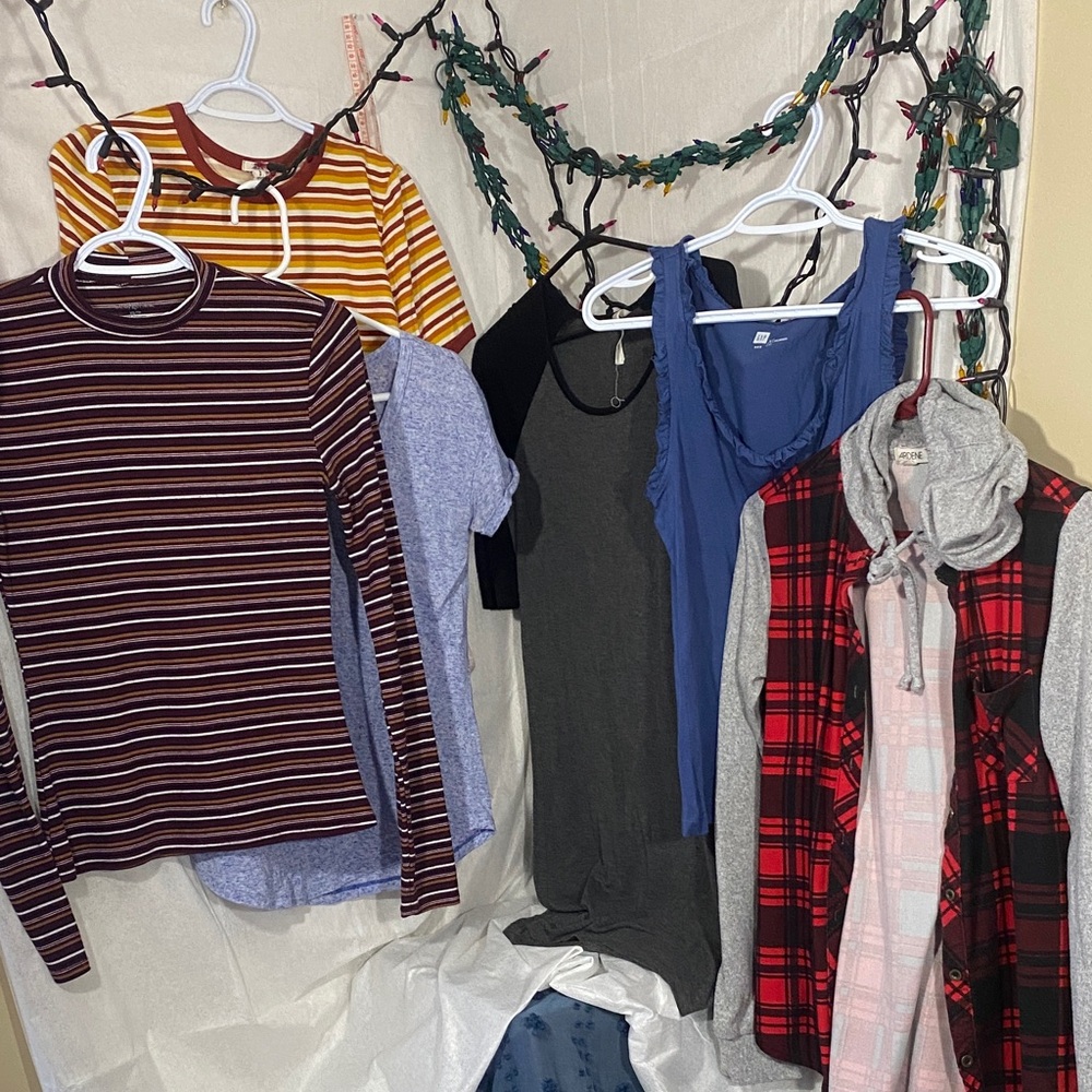 Lot of 6 Women’s Tops XS–S Assorted Casual Bundle Ardene Gap Garage George